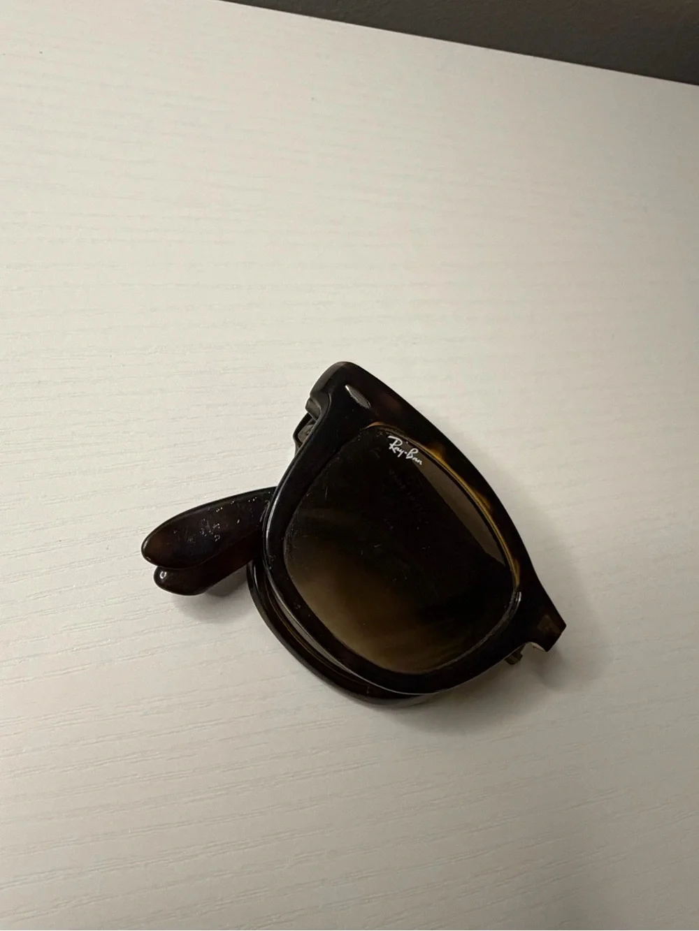 Ray-Ban Tortoiseshell Wayfarer Sunglasses with Brown Gradient Lenses